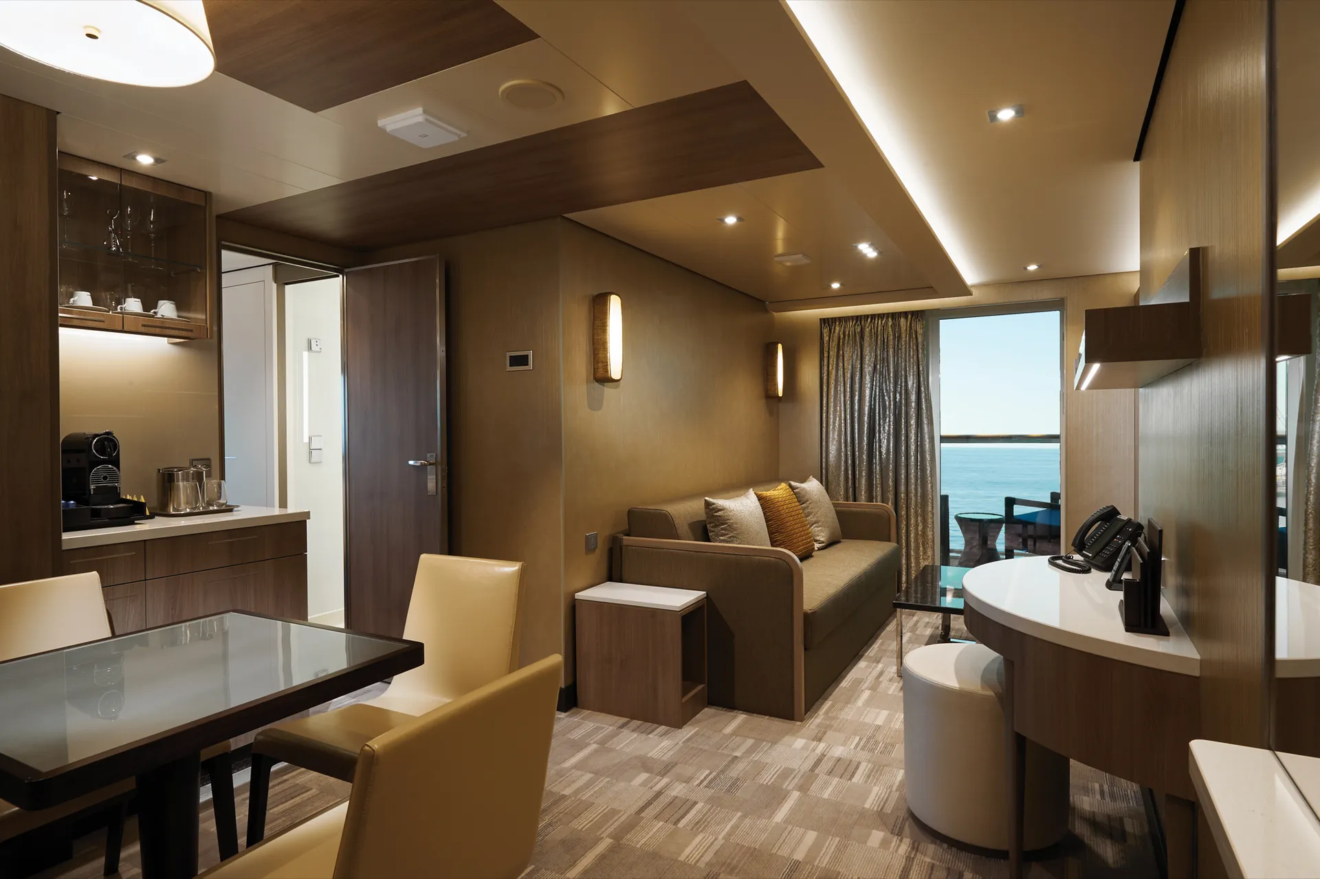 海灣前方陽台豪華套房 3