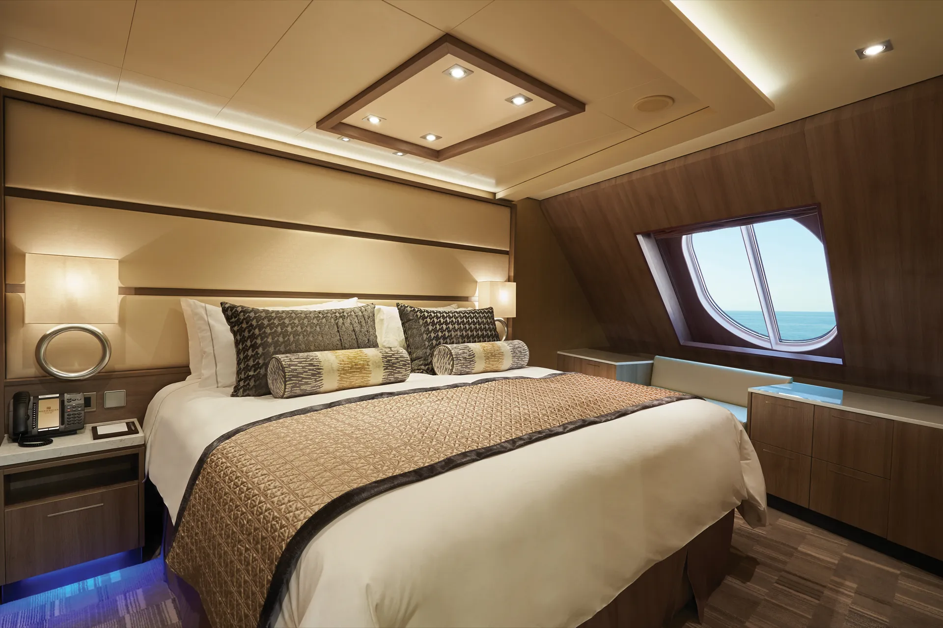 海灣前方陽台豪華套房 1