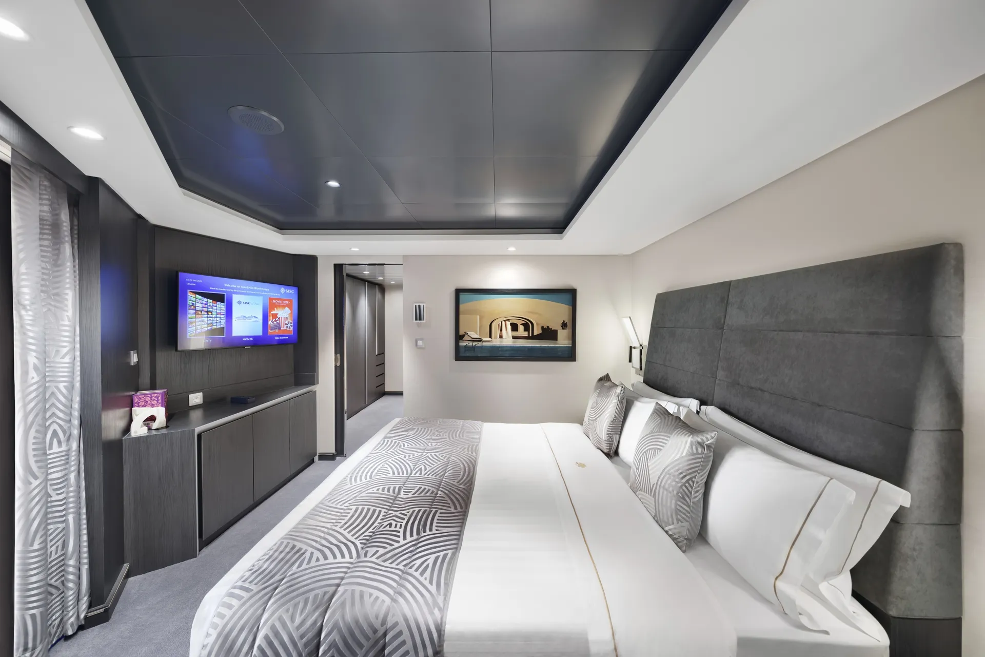 MSC遊艇俱樂部皇家套房，配有漩渦浴缸 4