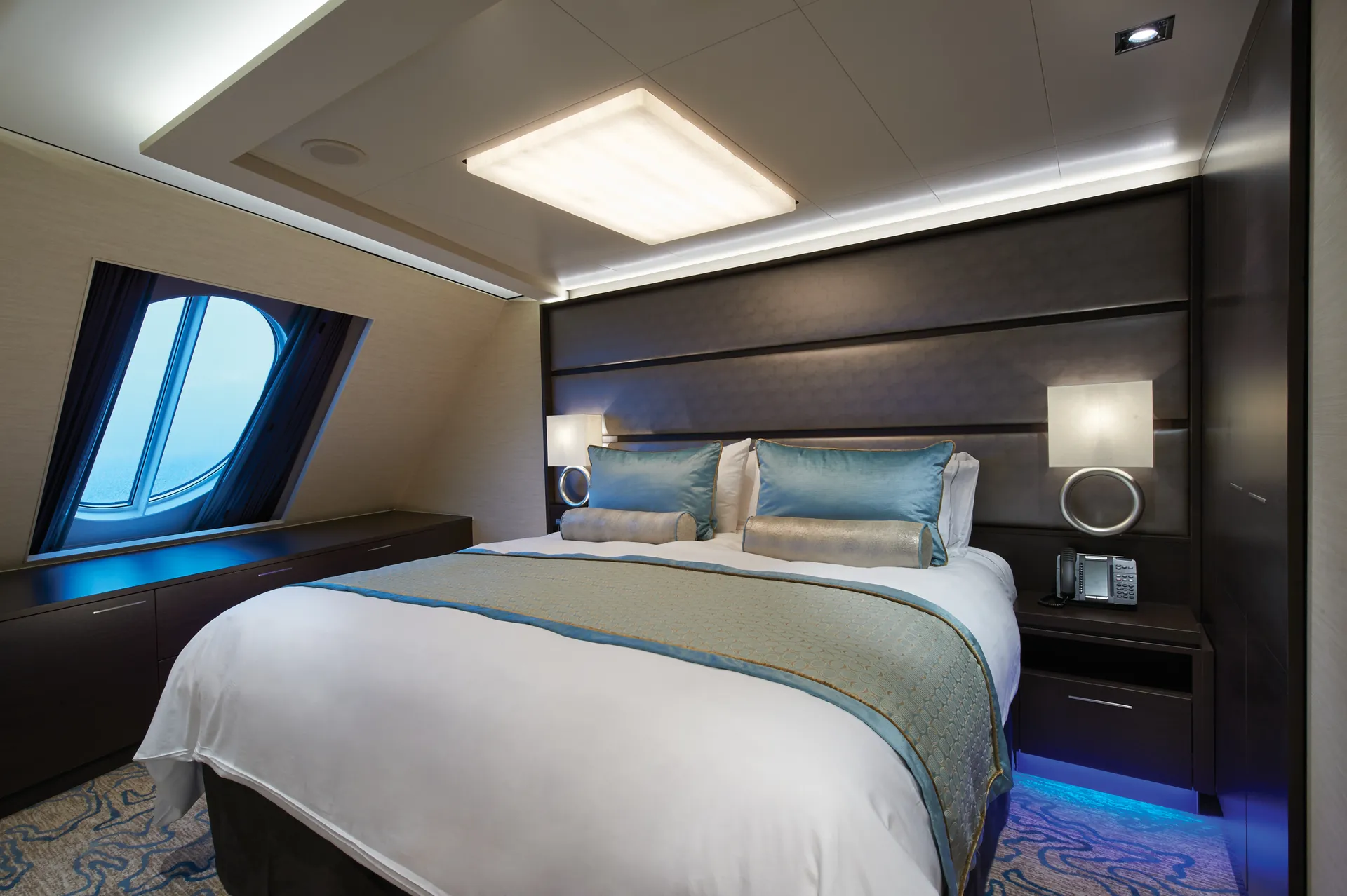 海灣前方陽台豪華套房 2