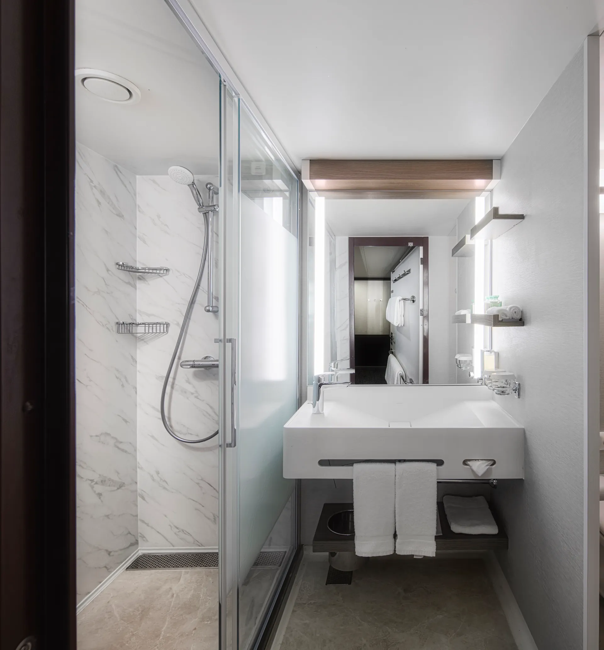 後方豪華頂層套房，配有大型陽台 2