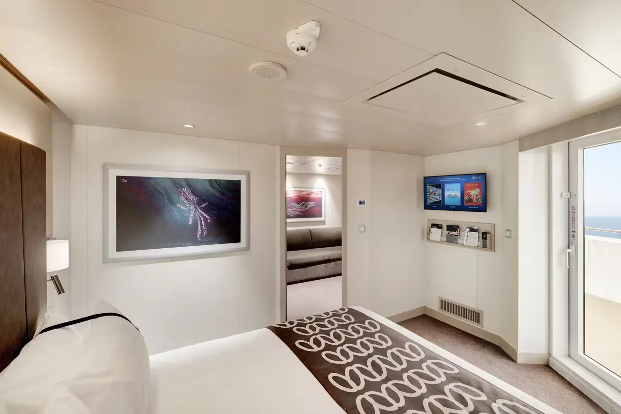 豪華AUREA套房，配有露台和漩渦浴缸 1