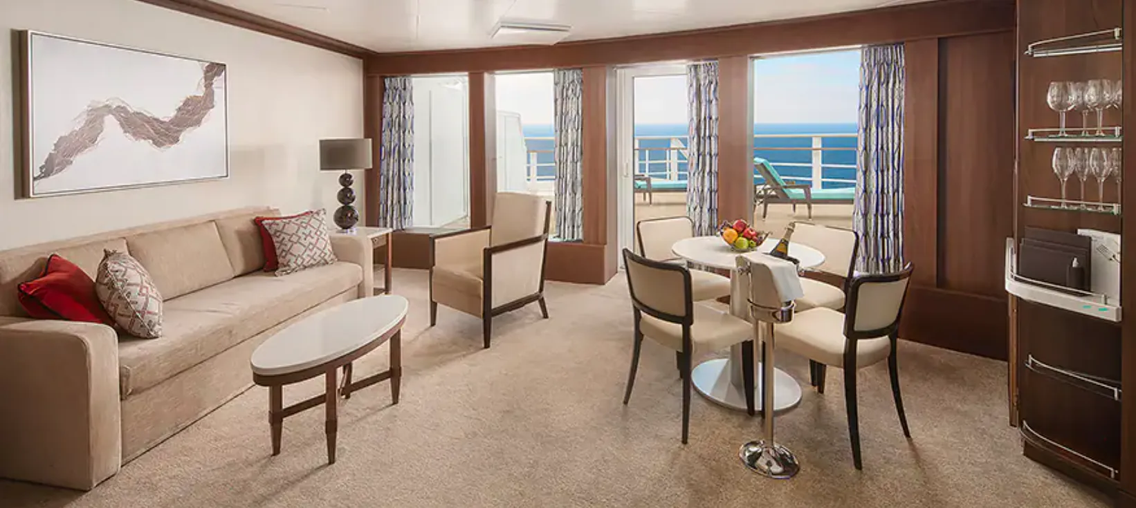 擁有大型陽台的主人套房 6