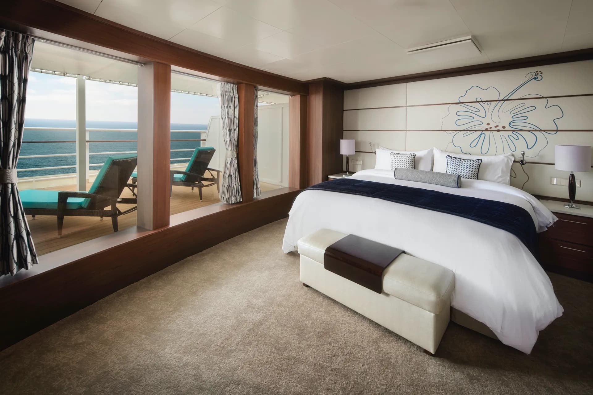 擁有大型陽台的主人套房 4