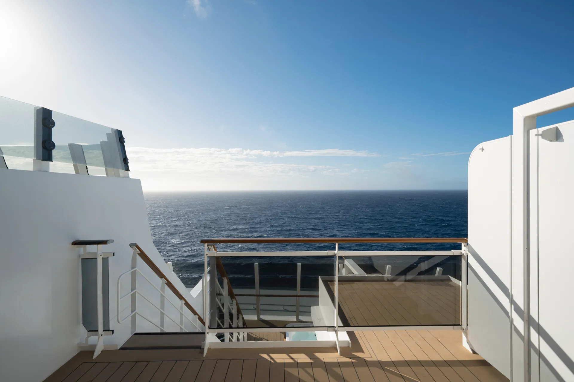 MSC遊艇俱樂部雙層套房，配有按摩浴缸 2