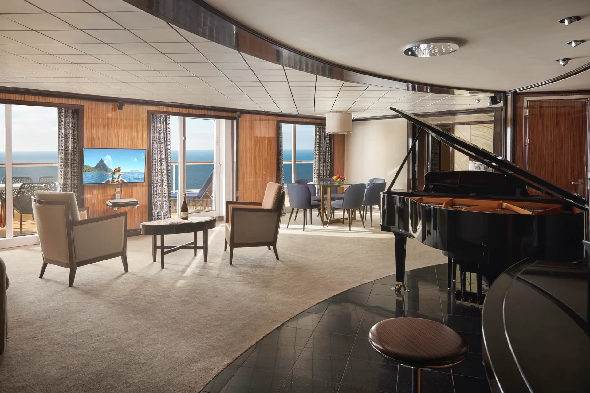 豪華擁有者套房，配有大型陽台 2