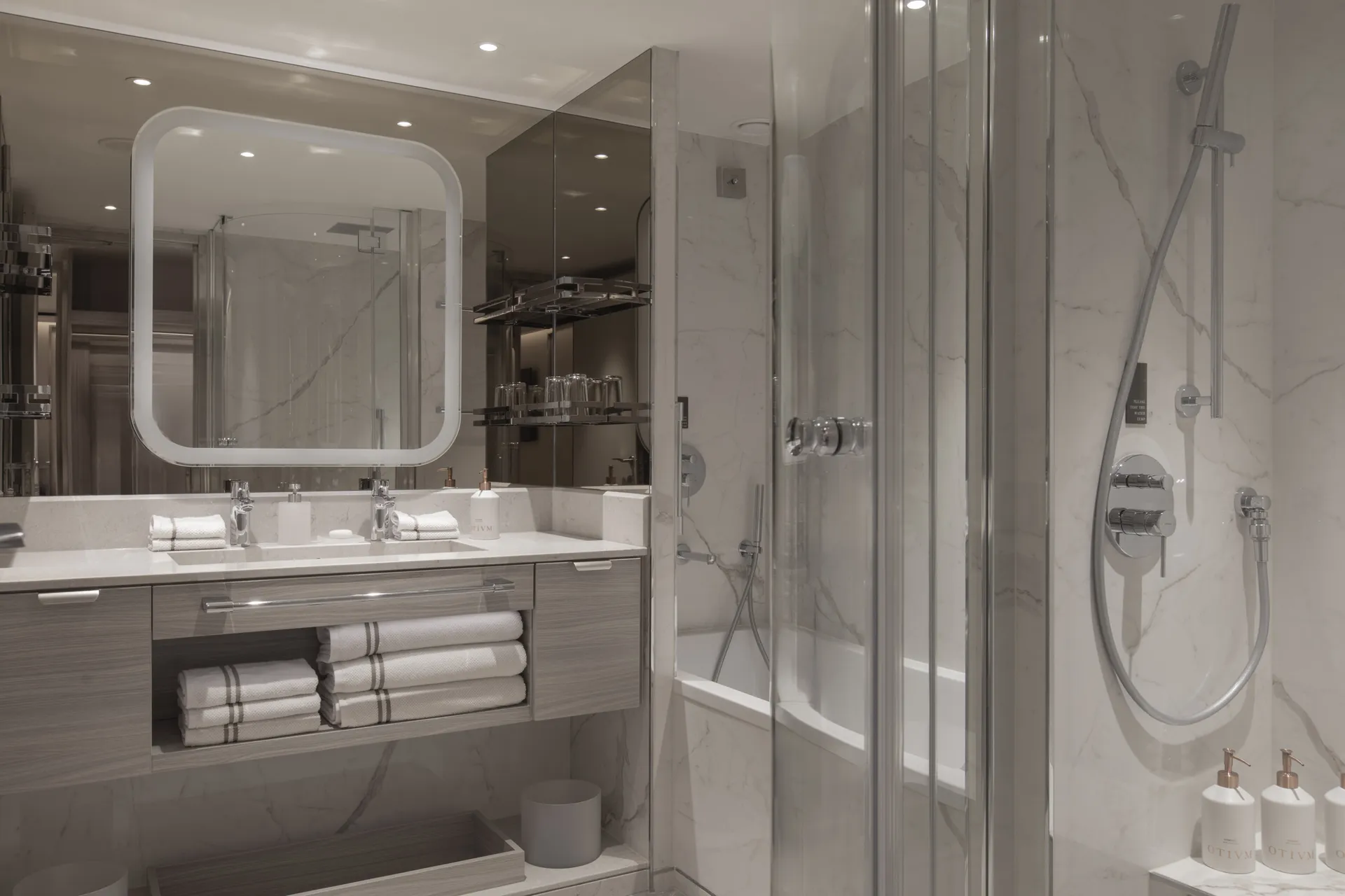 高級獎章套房 2