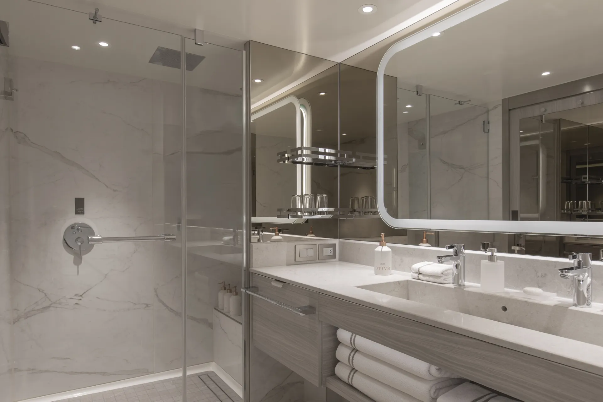 豪華陽台套房 7