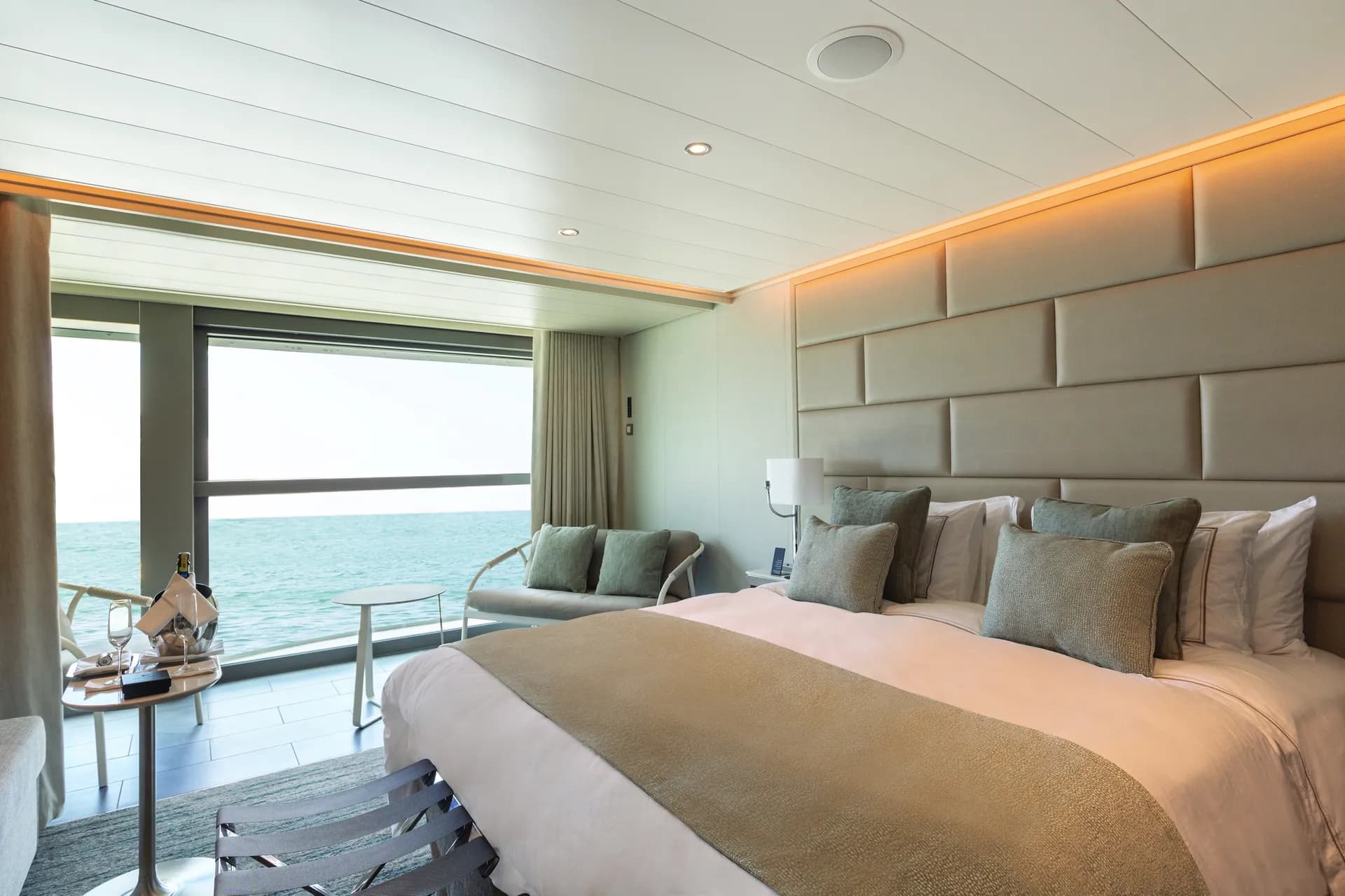 高級陽台套房 2