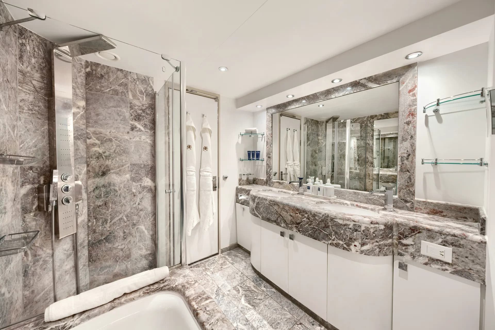 MSC遊艇俱樂部行政及家庭套房 3