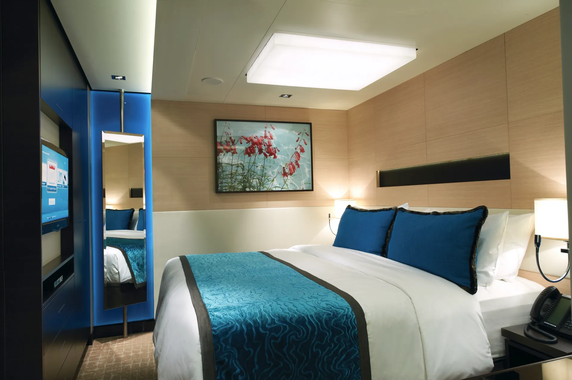 海灣後方豪華頂層套房，配有主臥室與大型陽台 2