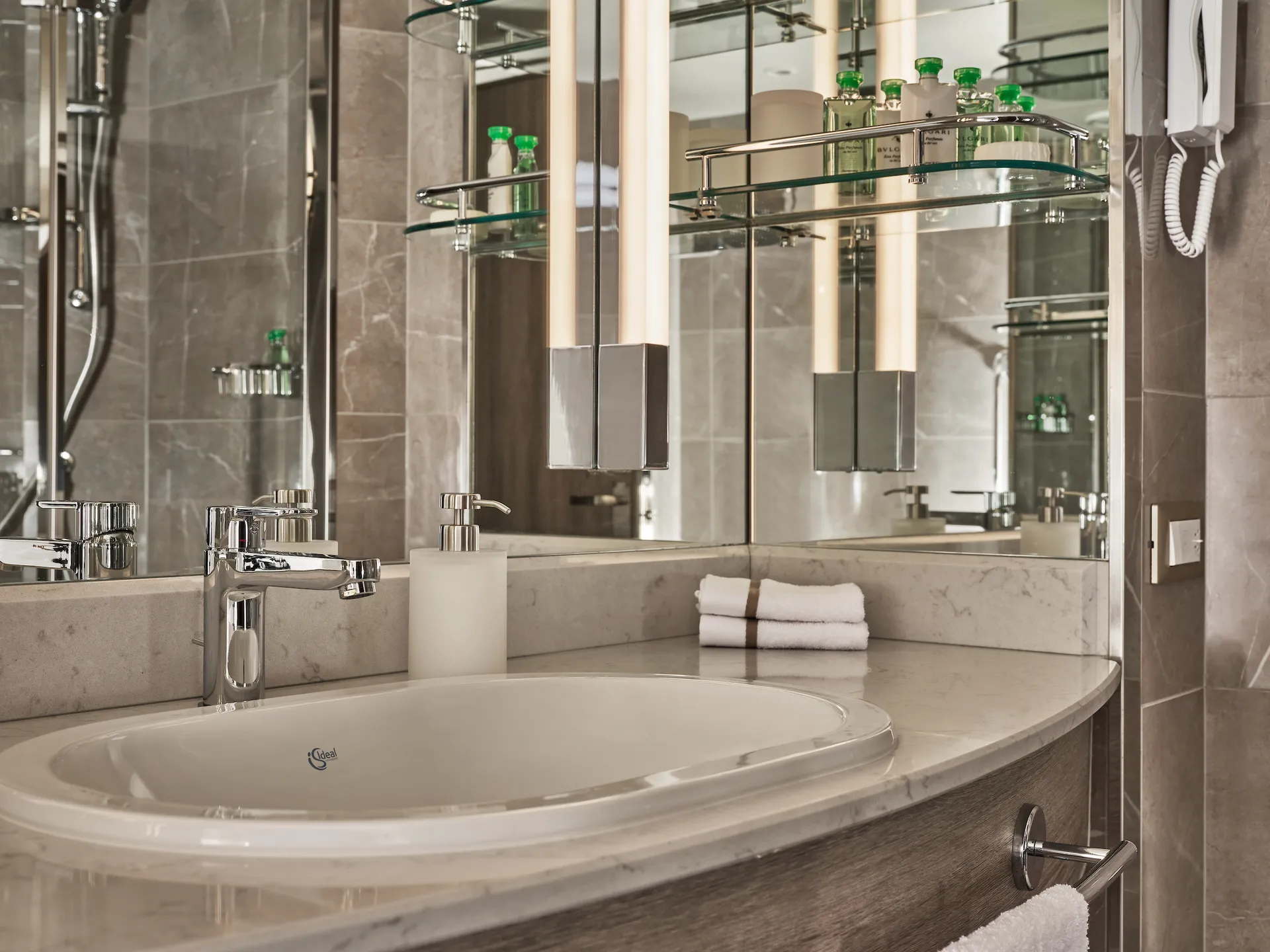 經典陽台套房 3