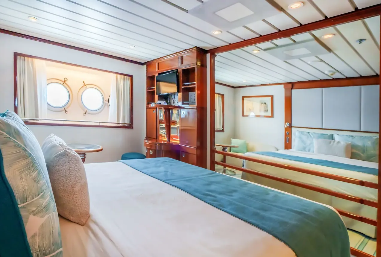 舷窗客房 F - 甲板3 2