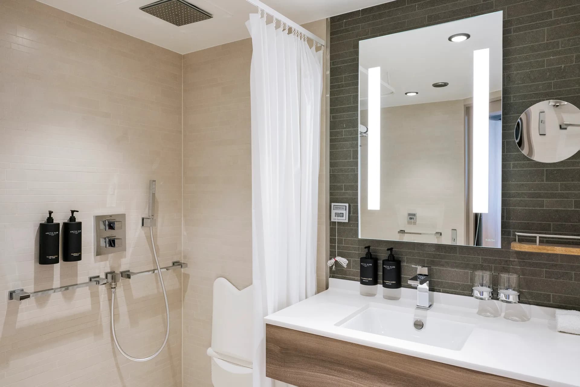 探險大型套房 2