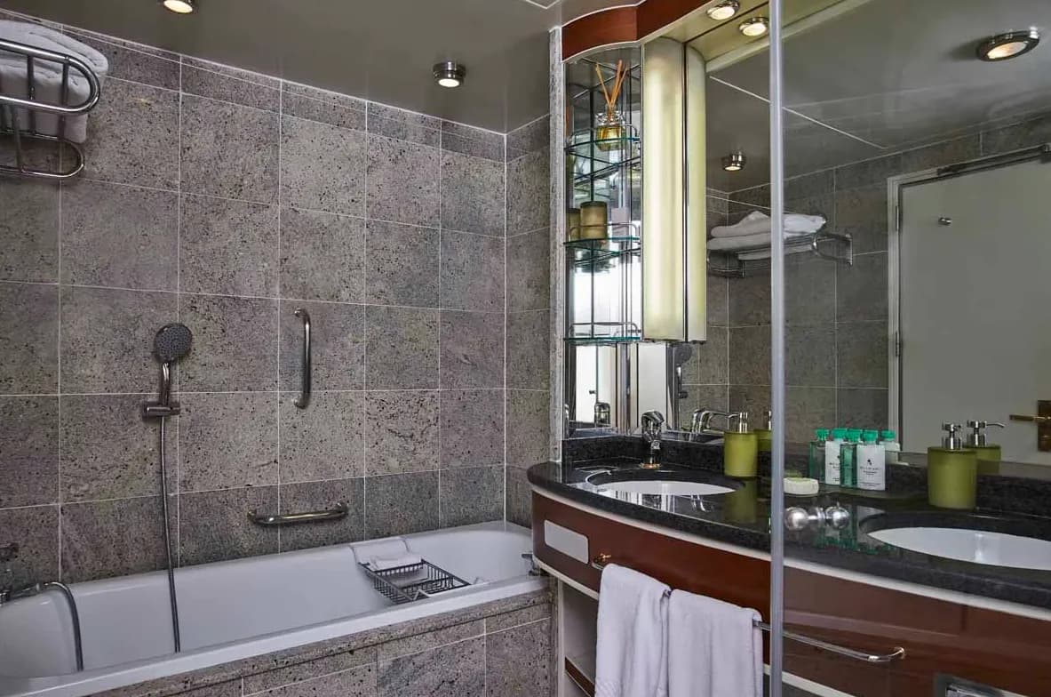 豪華陽台套房 2