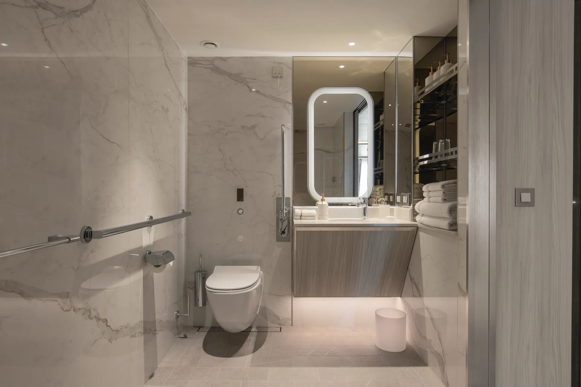 高級陽台套房 6