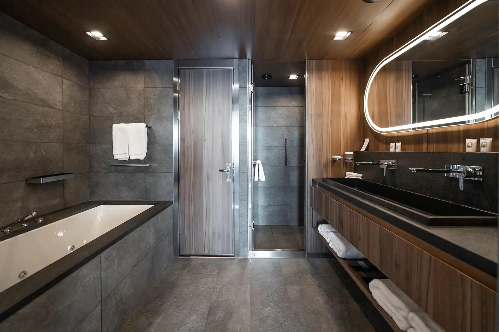 尊貴套房 8號甲板 7