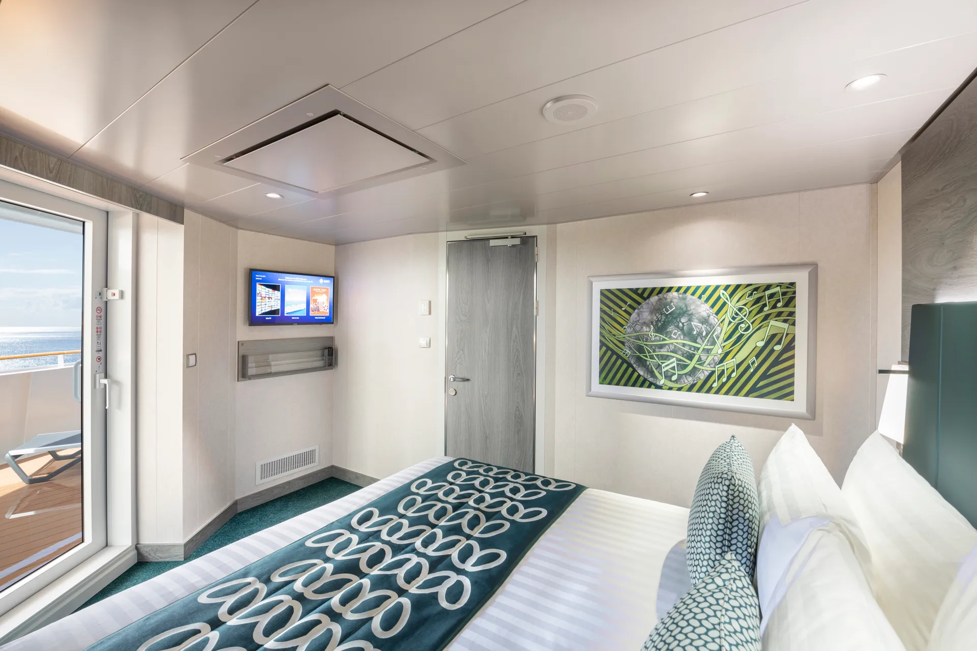 豪華AUREA套房，配有露台和漩渦浴缸 2