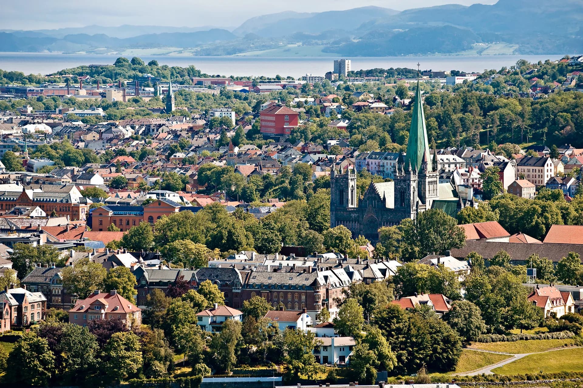 壯麗北極荒野與神秘挪威風景之旅 — 意鉑奢華郵輪 · 意鉑四號