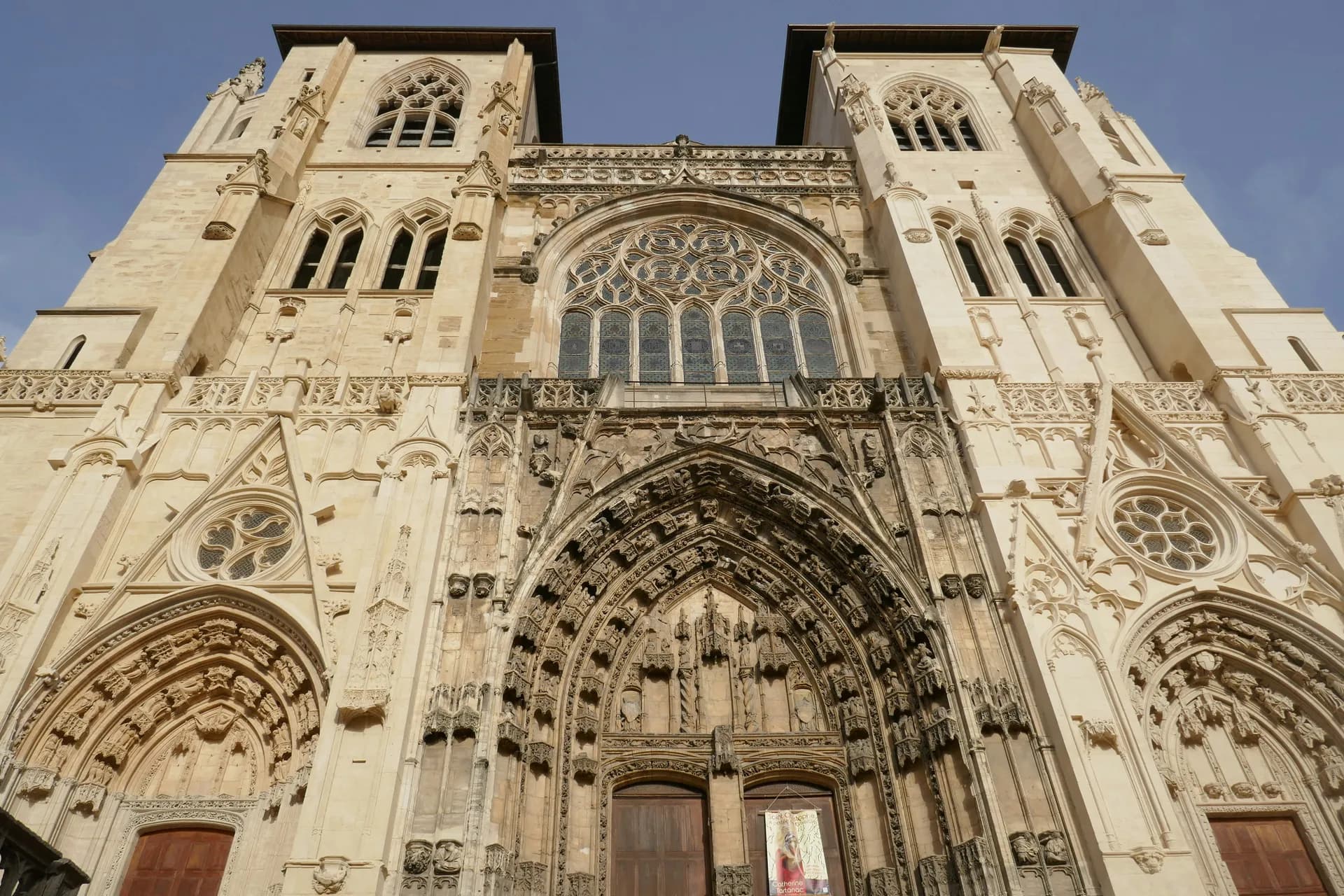 普羅旺斯的色彩 - 從阿爾勒到里昂 — 阿瑪河輪 · 阿瑪克里斯蒂娜號