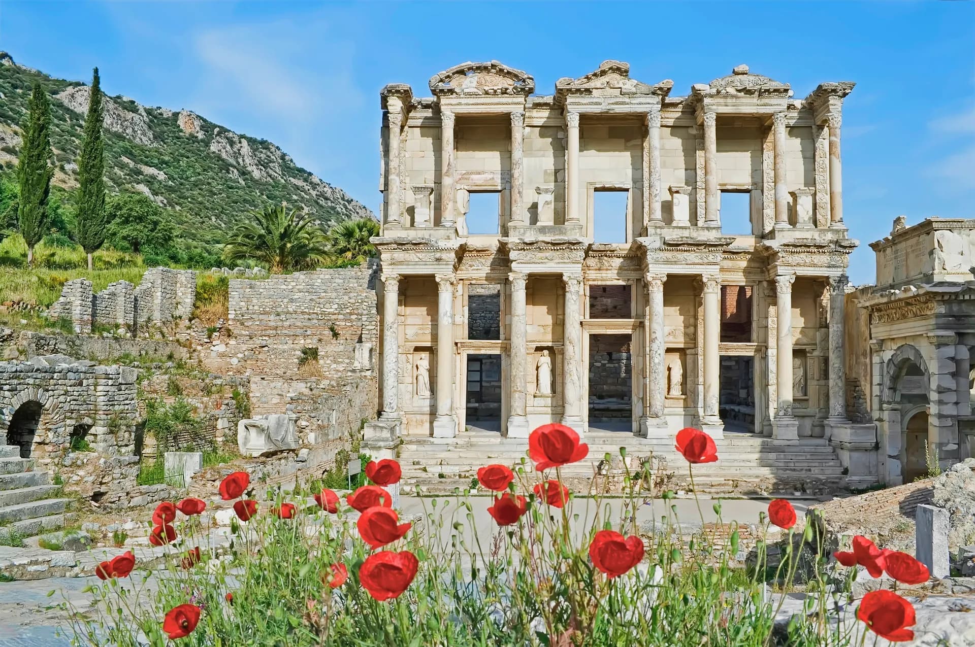 伊斯坦堡 - 前往 - 雅典（比雷埃夫斯） — 麗晶七海郵輪 · 七海領航者號