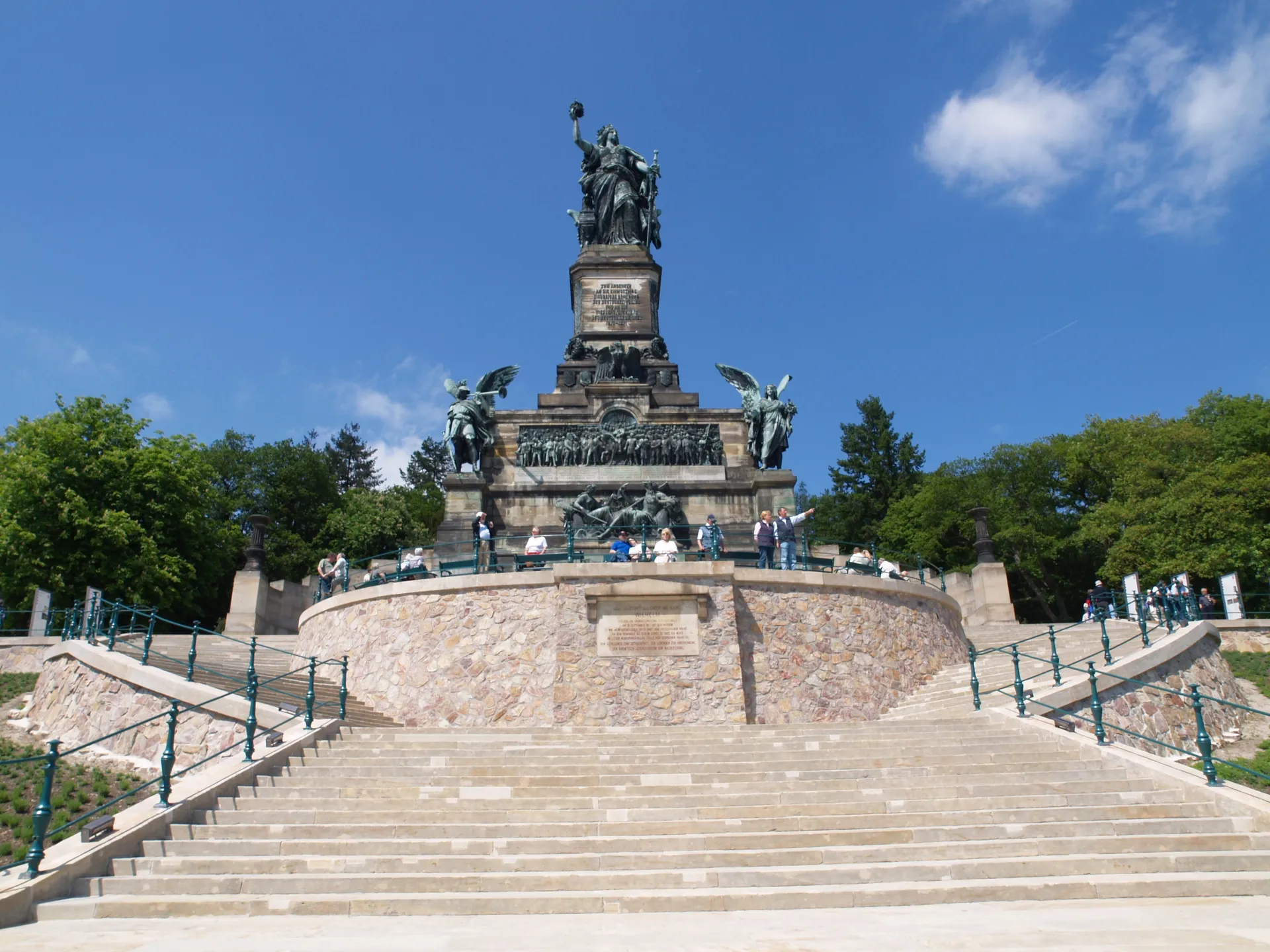 從巴塞爾出發的萊茵城堡與瑞士阿爾卑斯山 — 阿瑪河輪 · 阿瑪維尼塔號