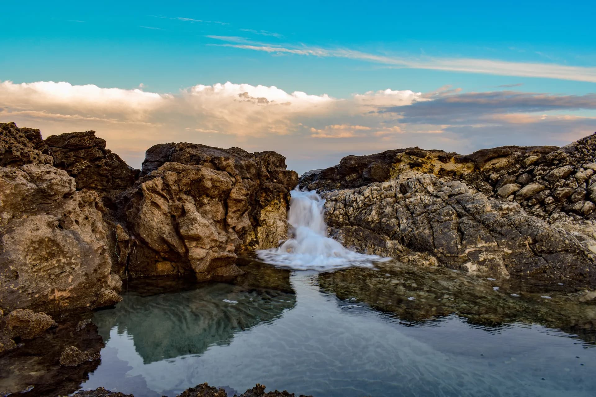 金伯利探險：瀑布與萬吉納斯 — 奇寶郵輪 · 奇寶奔速號