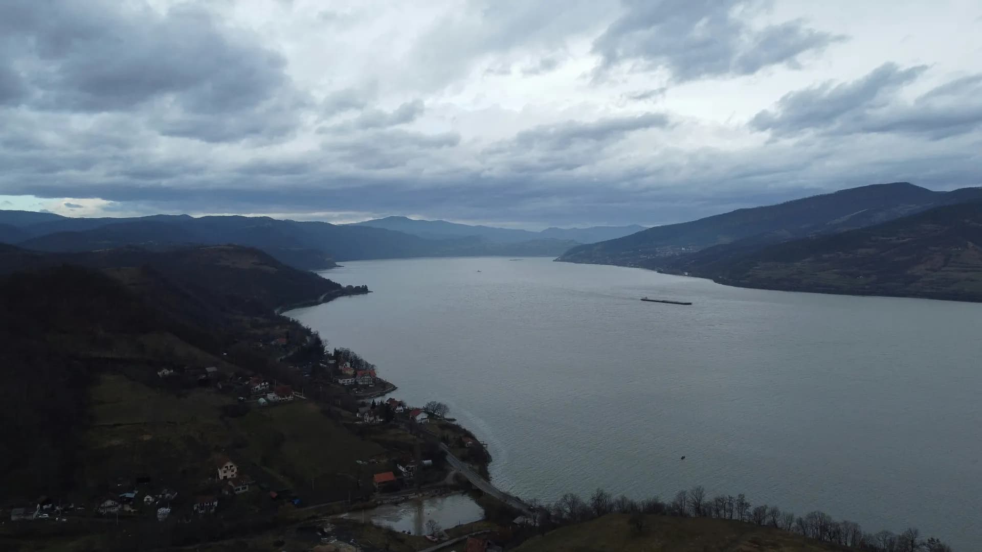 從羅馬尼亞到布達佩斯的多瑙河之旅，附1晚在布加勒斯特、2晚在特蘭西瓦尼亞與1晚在布達佩斯 — 艾凡隆河輪 · 亞法隆光輝號