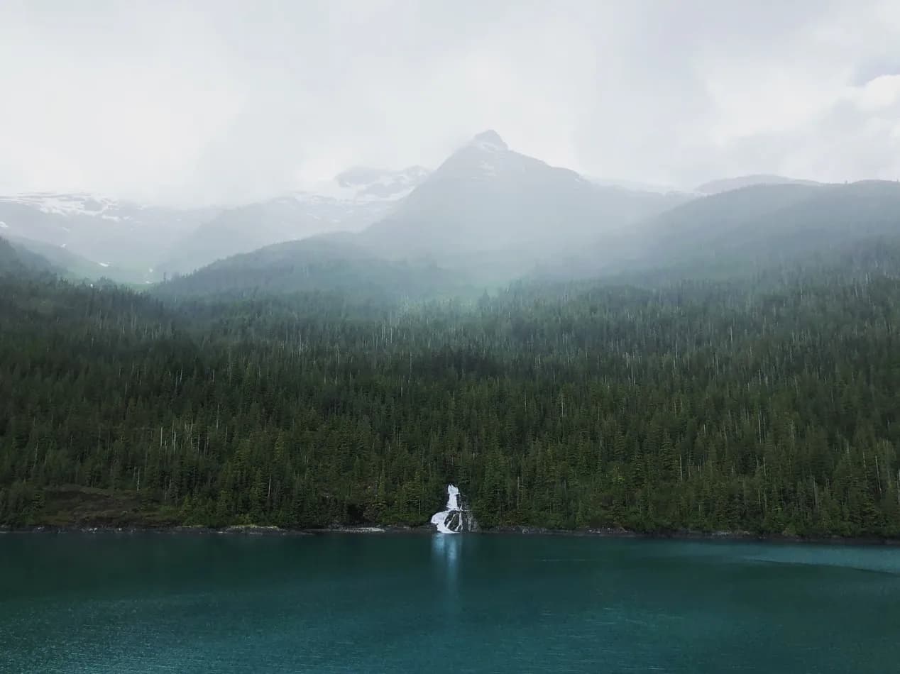 阿拉斯加內海航道 - 北行 — 銀海郵輪 · 銀月號