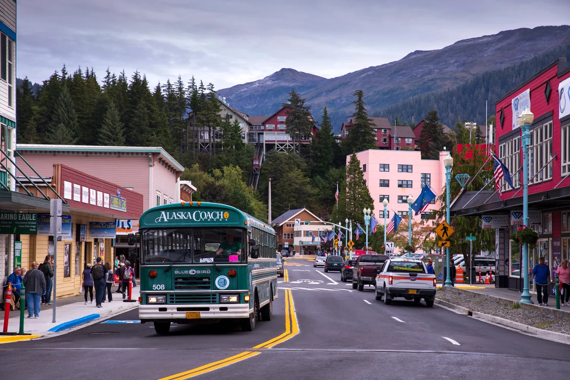 阿拉斯加峽灣、加拿大內陸通道與冰川 — 奇寶郵輪 · 奇寶重奏號