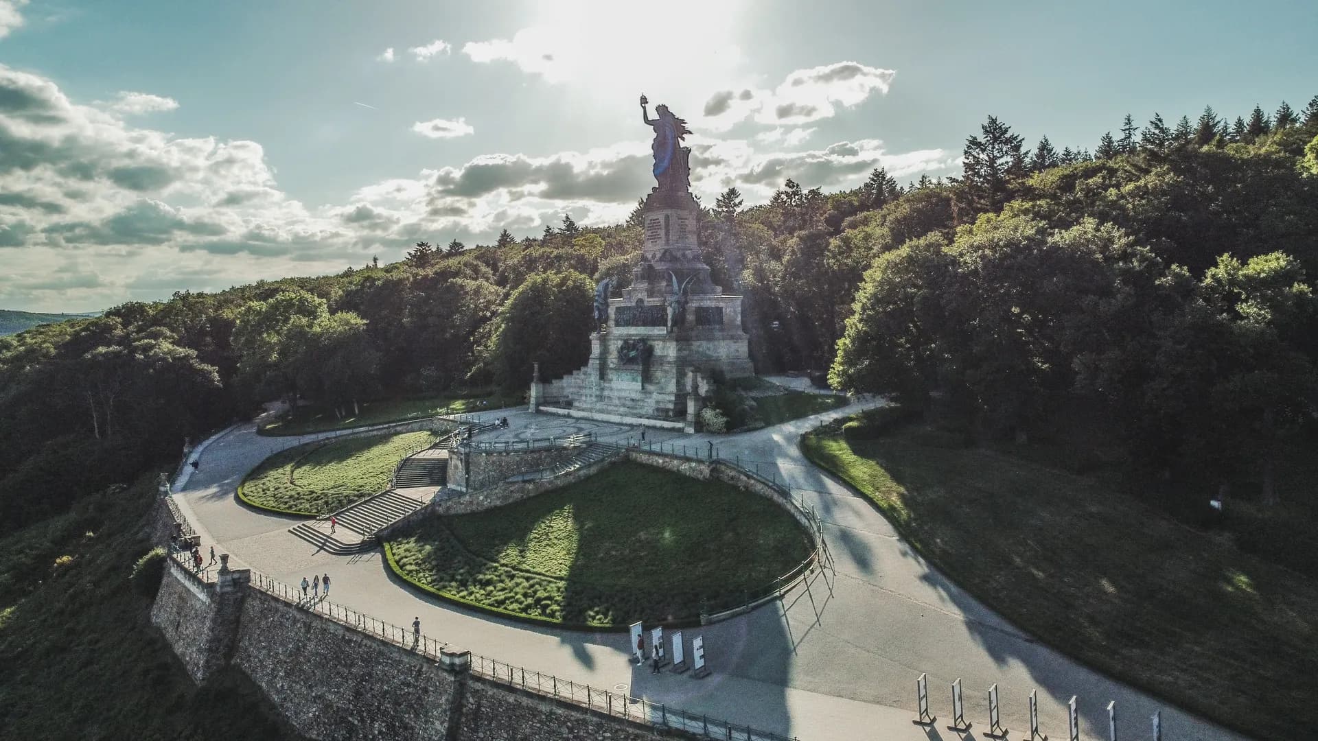 萊茵河、瑞士阿爾卑斯山與阿姆斯特丹 - 北行 — 塔克河輪 · MS Grace