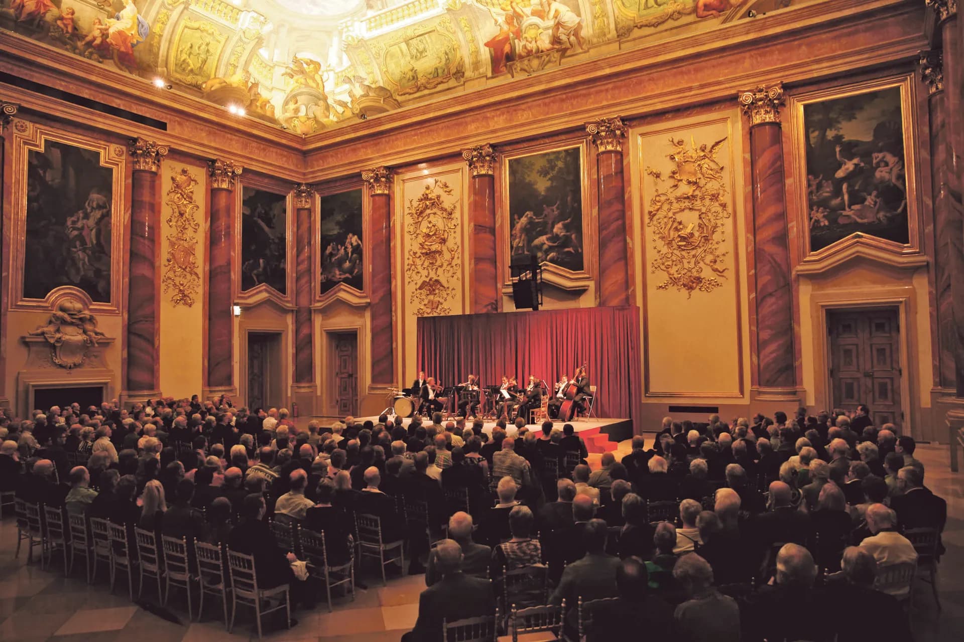 多瑙河旋律 - 從布達佩斯到維爾斯霍芬 — 阿瑪河輪 · 阿瑪女王號