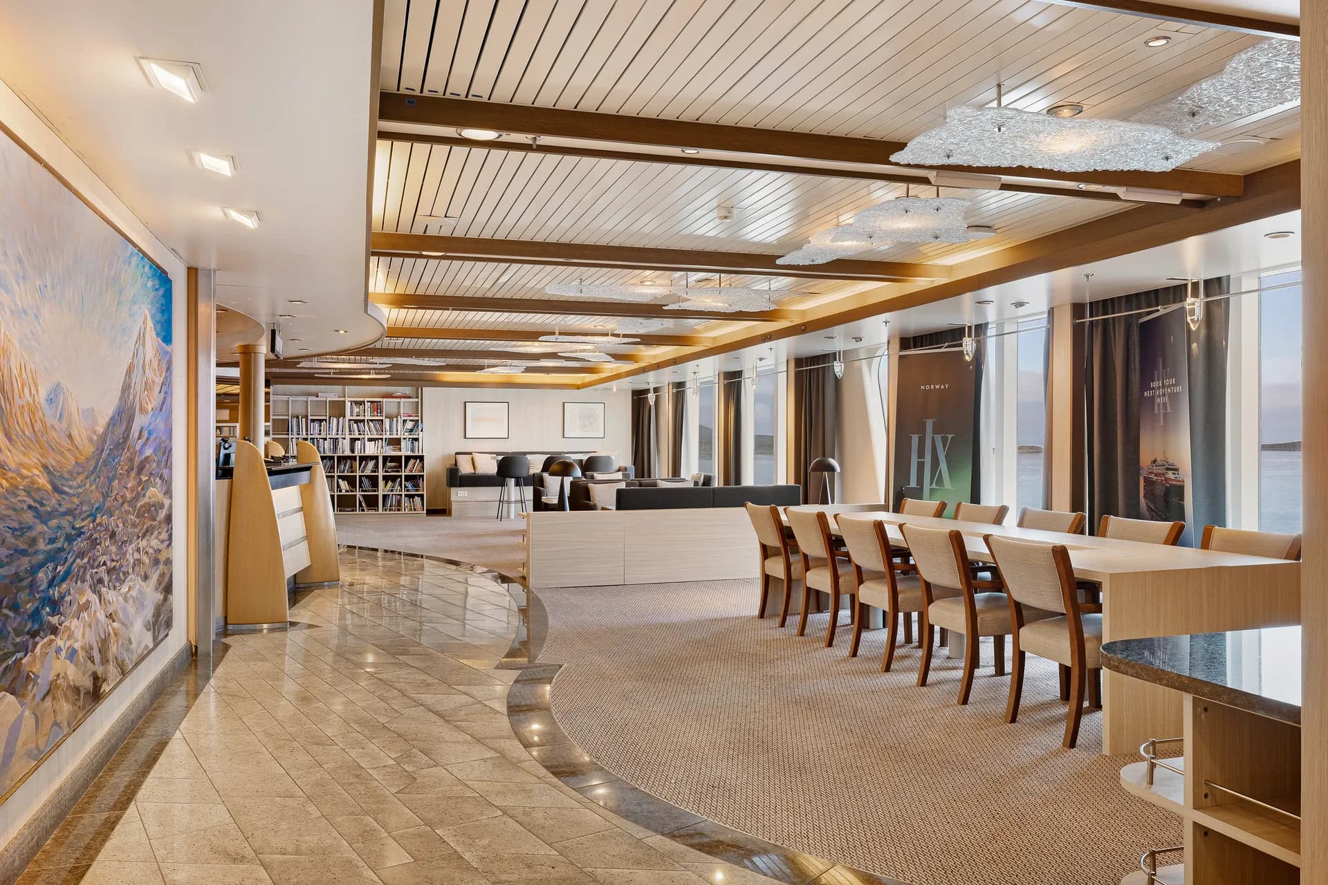 接待與探險服務台 2