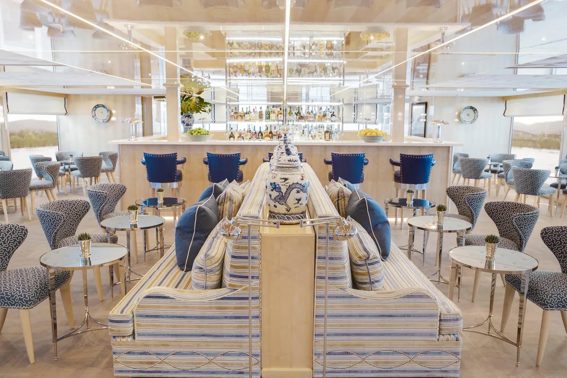 Wolfgang's Bar and Lounge 2