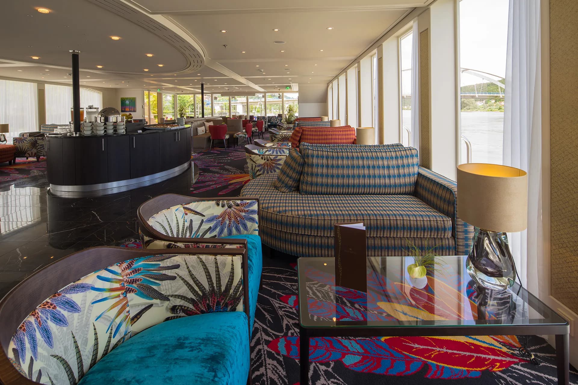 主酒廊與酒吧 1