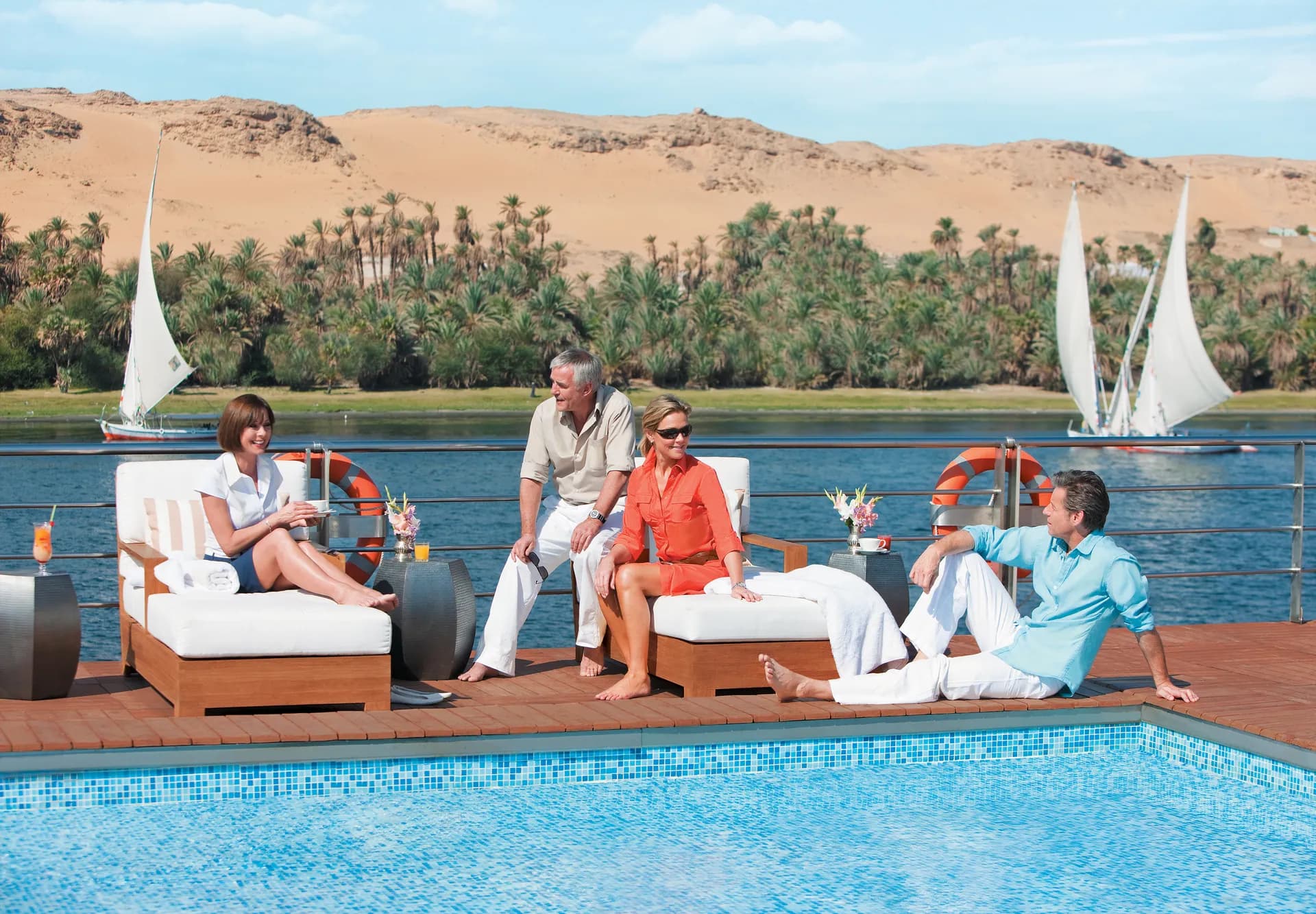 泳池與日光甲板 8