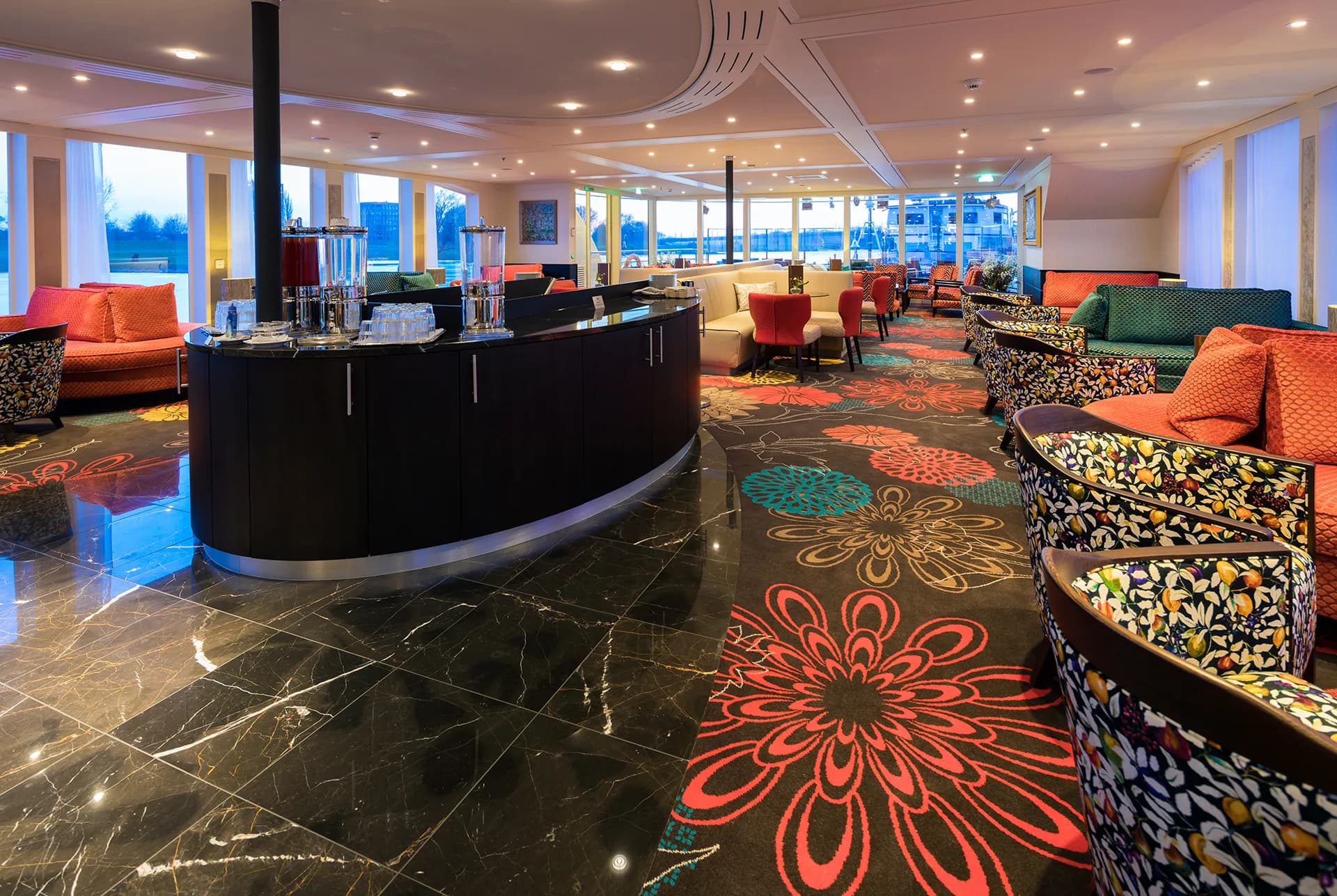 主酒廊與酒吧 3