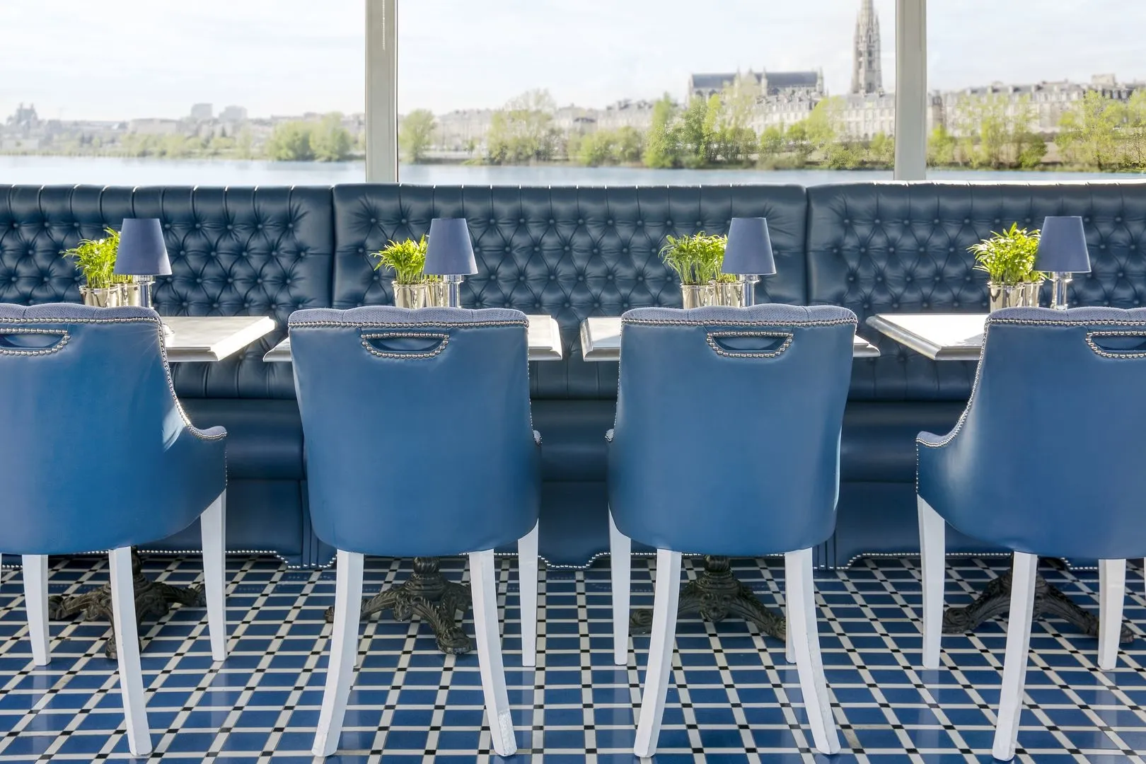 寰宇美好旅程號 11