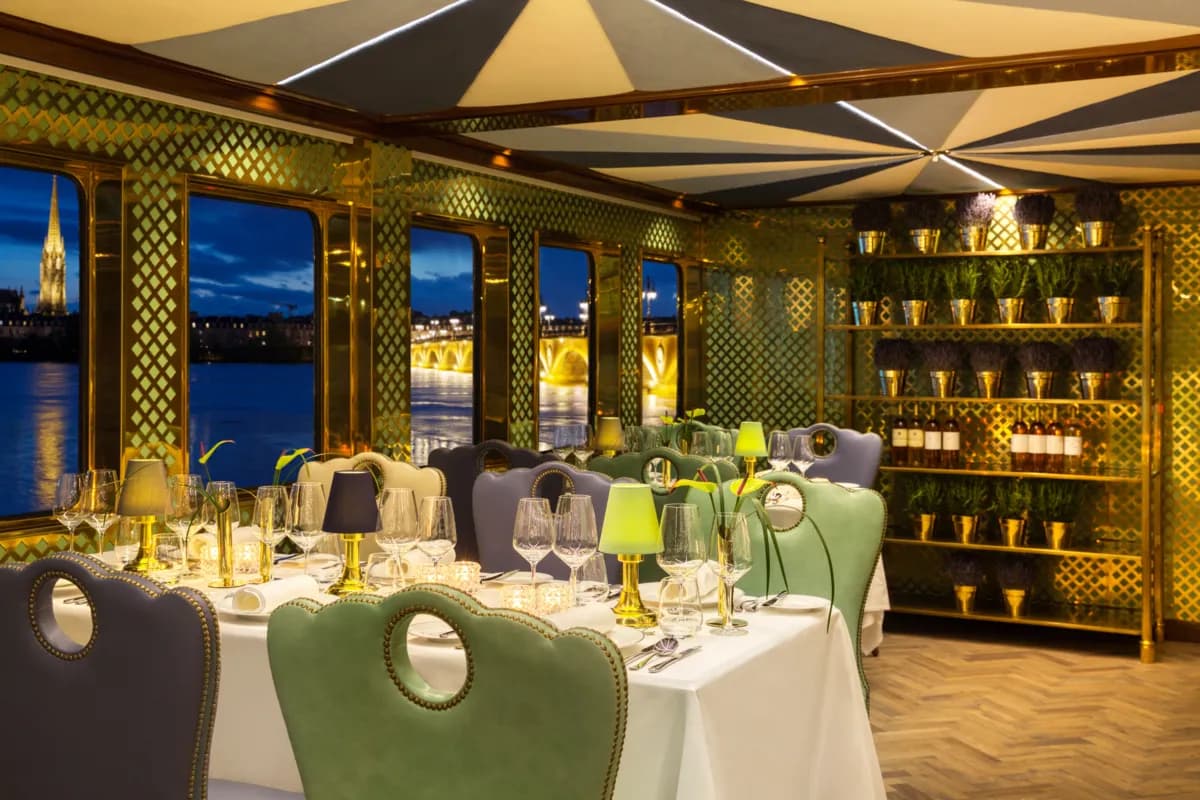 寰宇美好旅程號 2