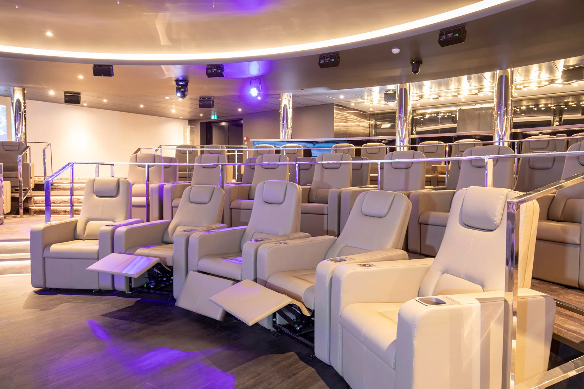 Галерея мистецтв Emotions - Імерсивна галерея 12