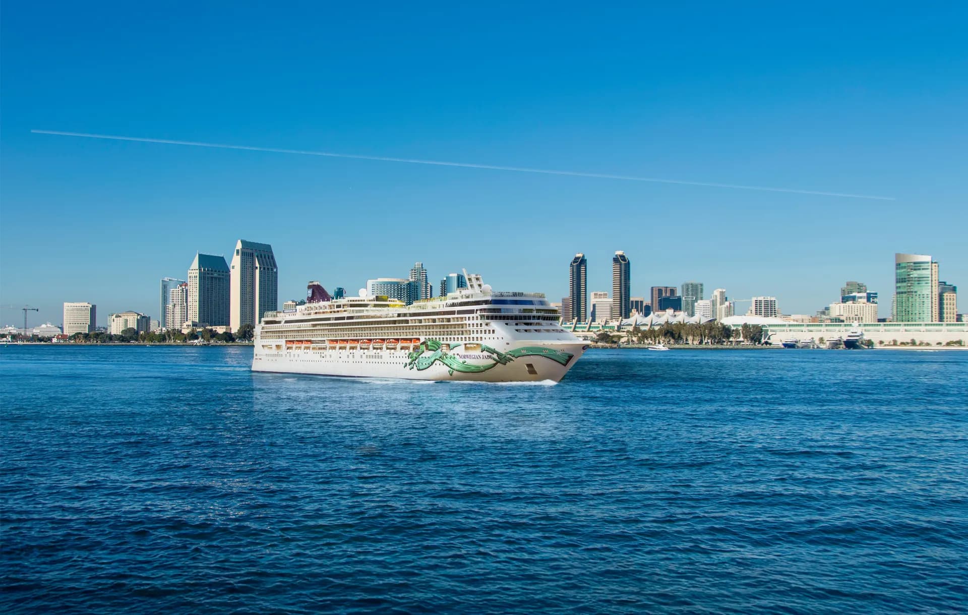 諾唯真翡翠號 — 挪威郵輪