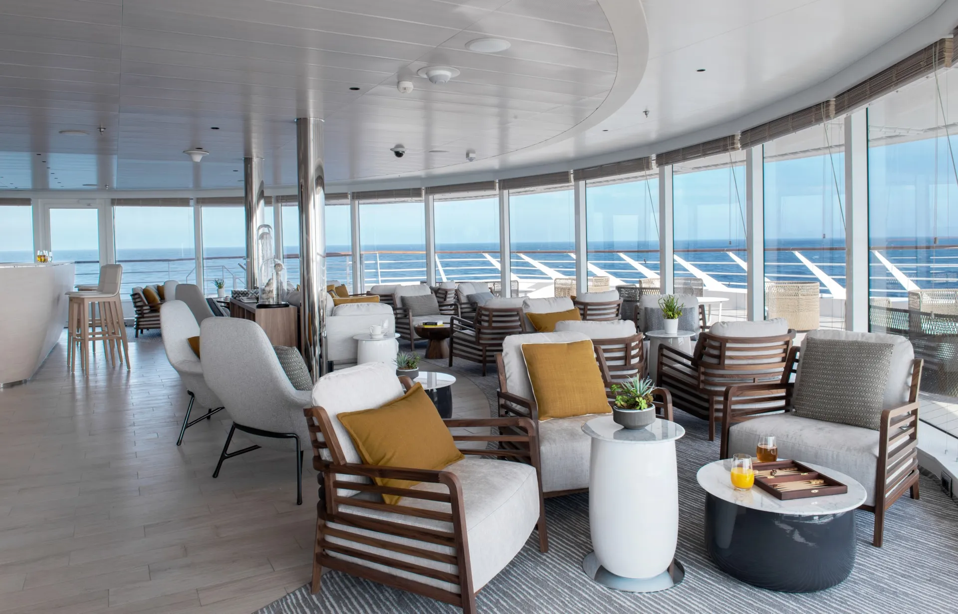Panoramic Lounge