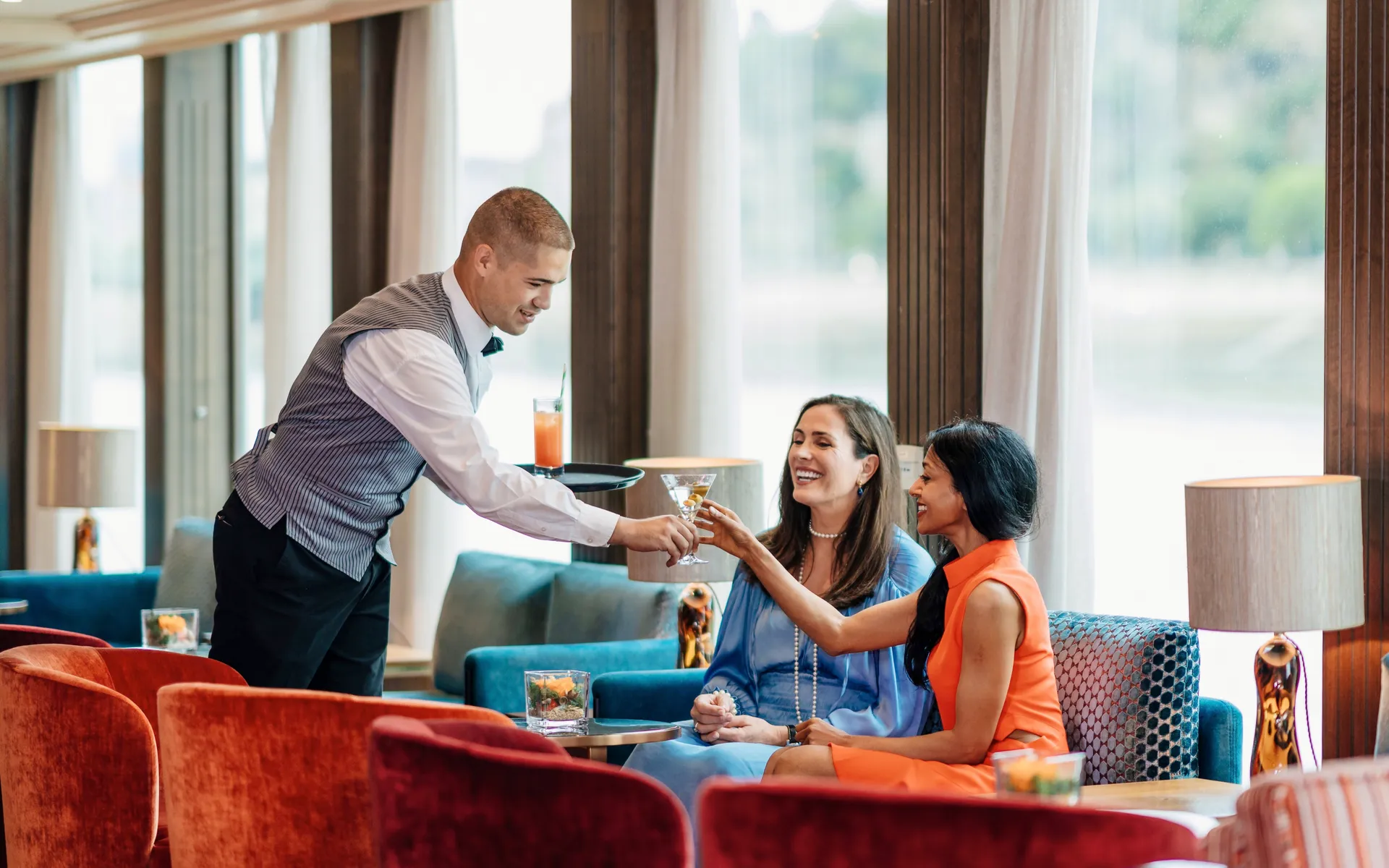 主酒廊與酒吧 4