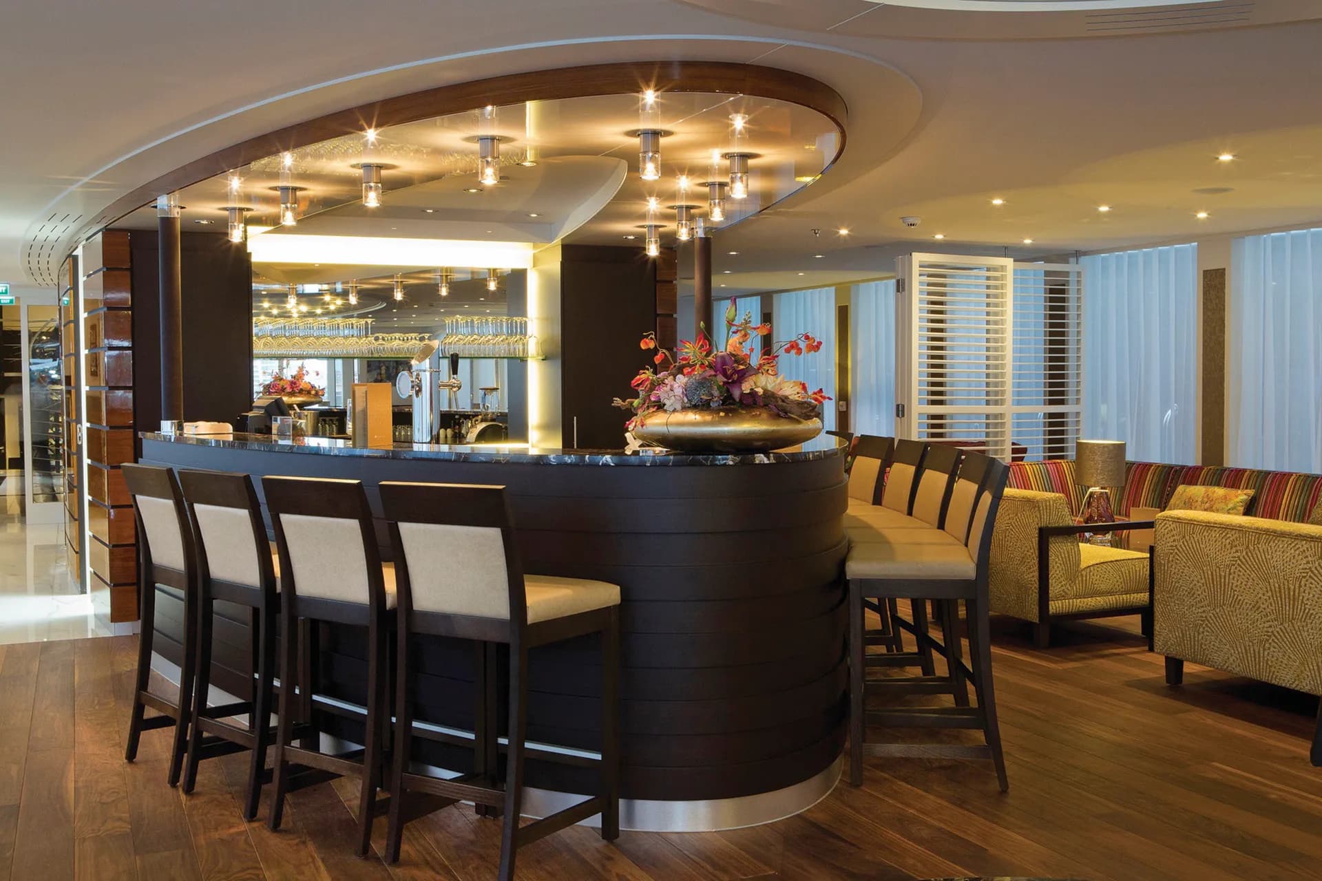 主酒廊與酒吧 3