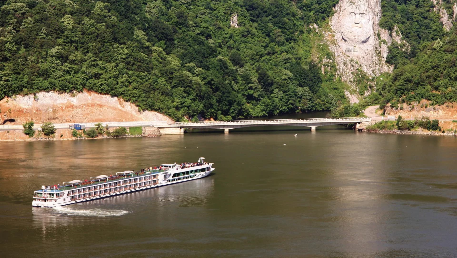 星凝紅寶石號 — 星凝河輪