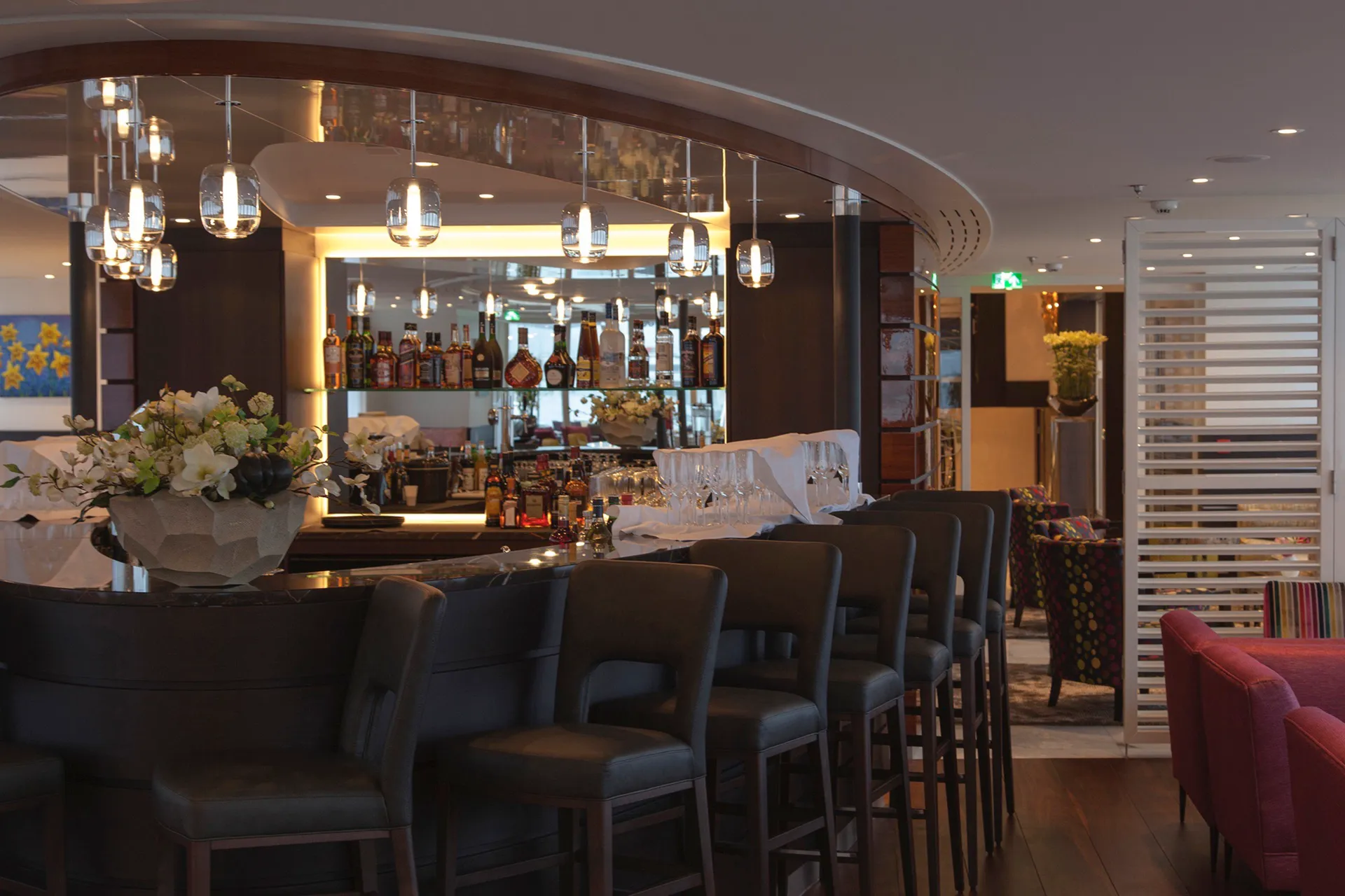 主酒廊與酒吧 1