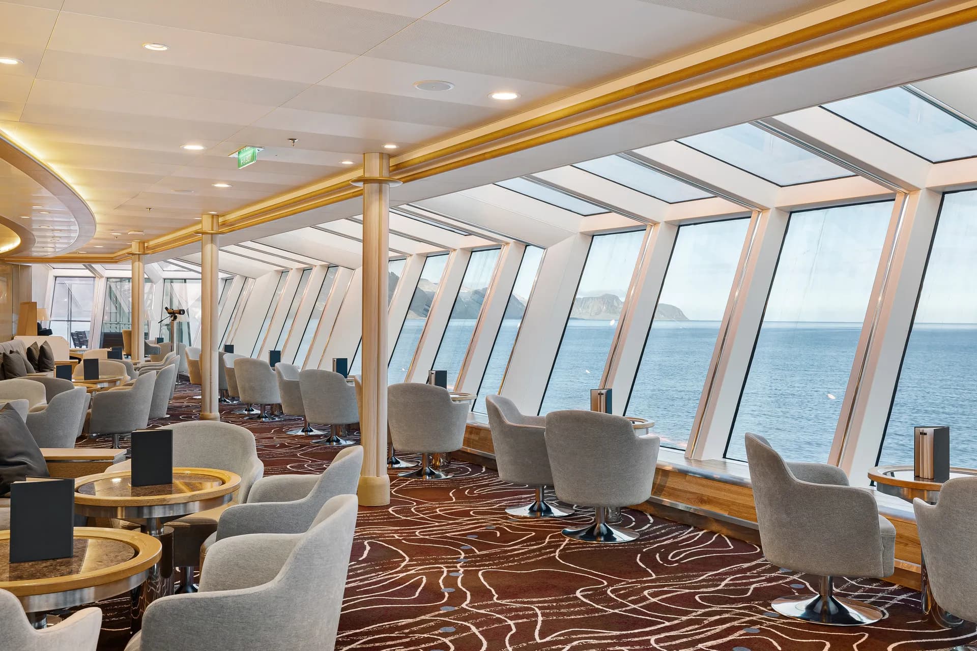 探險家酒廊與酒吧 10