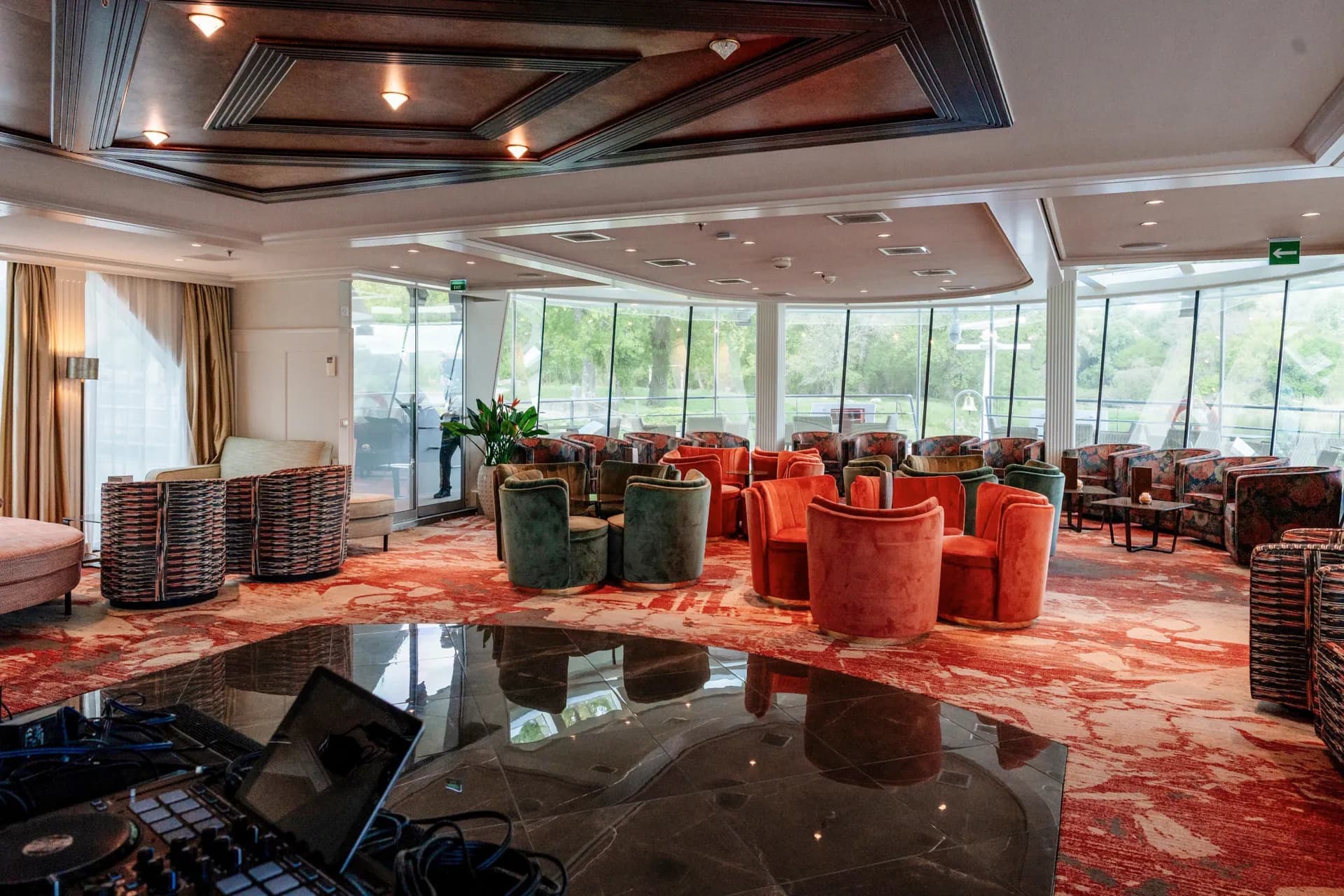 主酒廊與酒吧 8