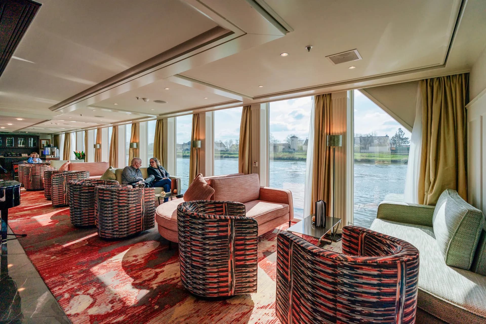 主酒廊與酒吧 3