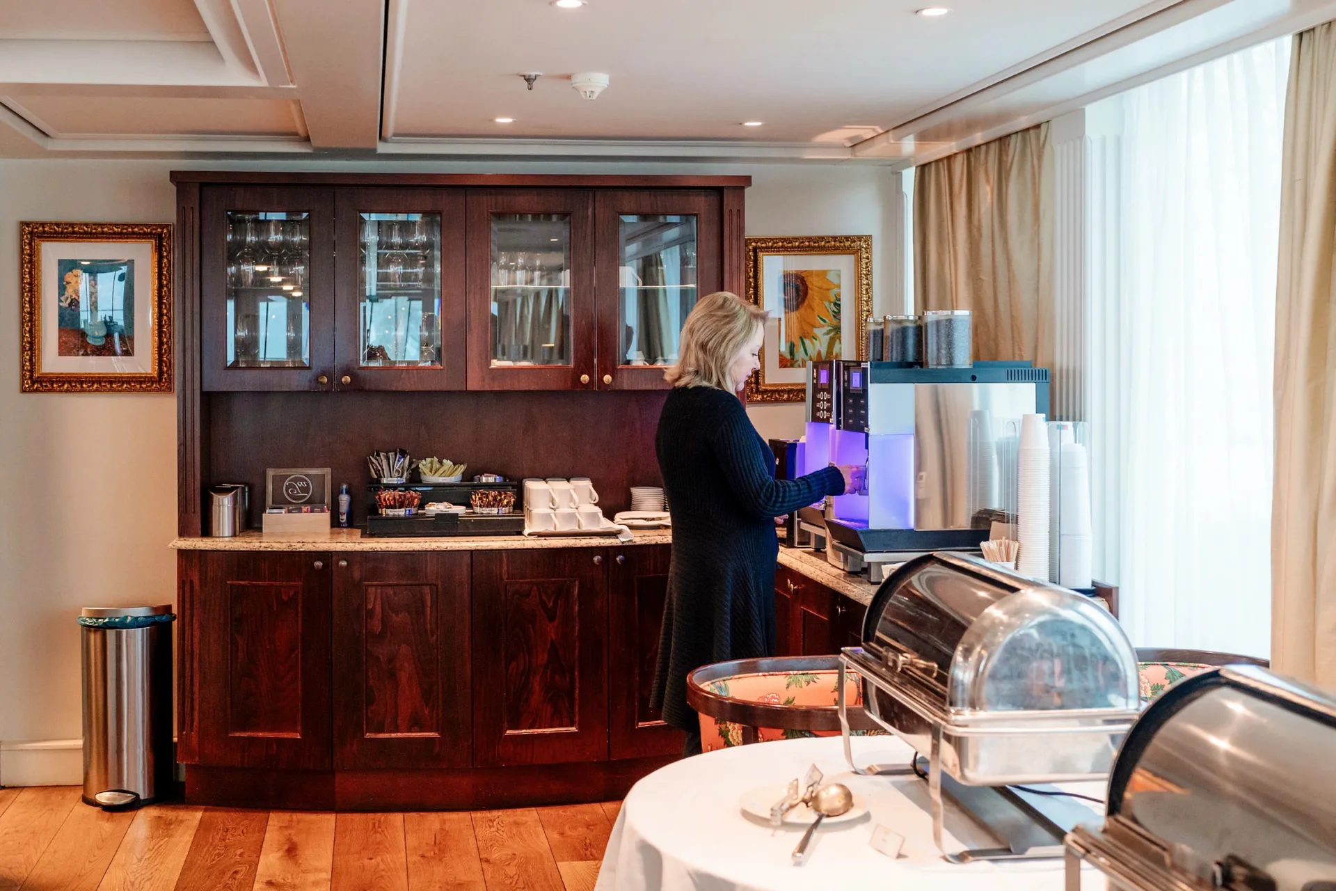 主酒廊與酒吧 2